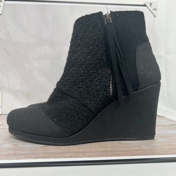 TOMS‎ Women's Desert Wedge Ankle Heel Booties Size 8 Black - Picture 3 of 8